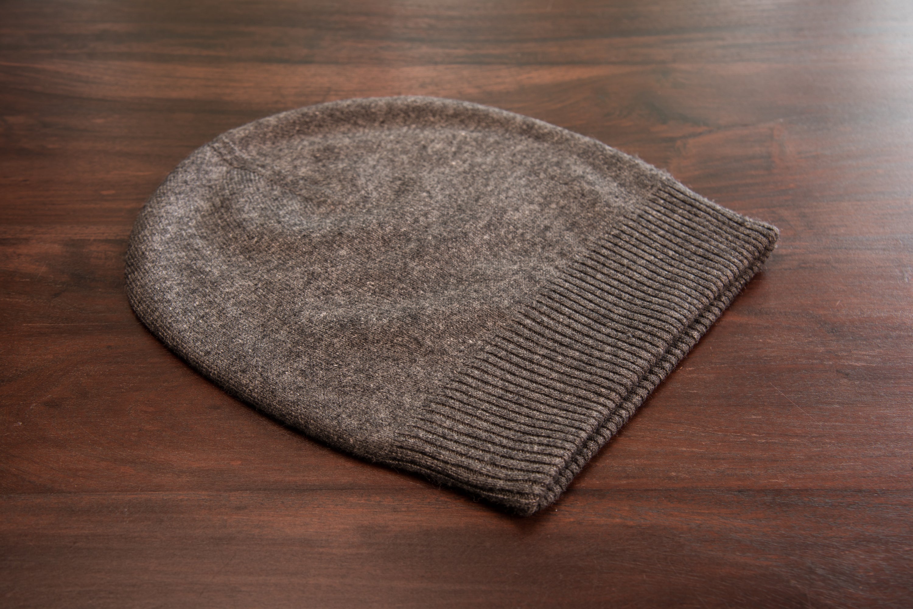 Kaschmirmütze Beanie glatt mit geripptem Umschlag Dunkelgrau